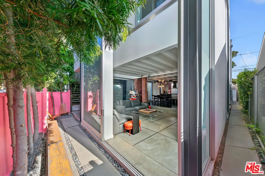 1430 Abbot Kinney Boulevard, Venice, California 90291 home-pic-10