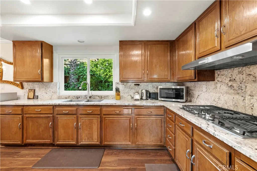 7125 Lonzo, Tujunga, California 91042 home-pic-13
