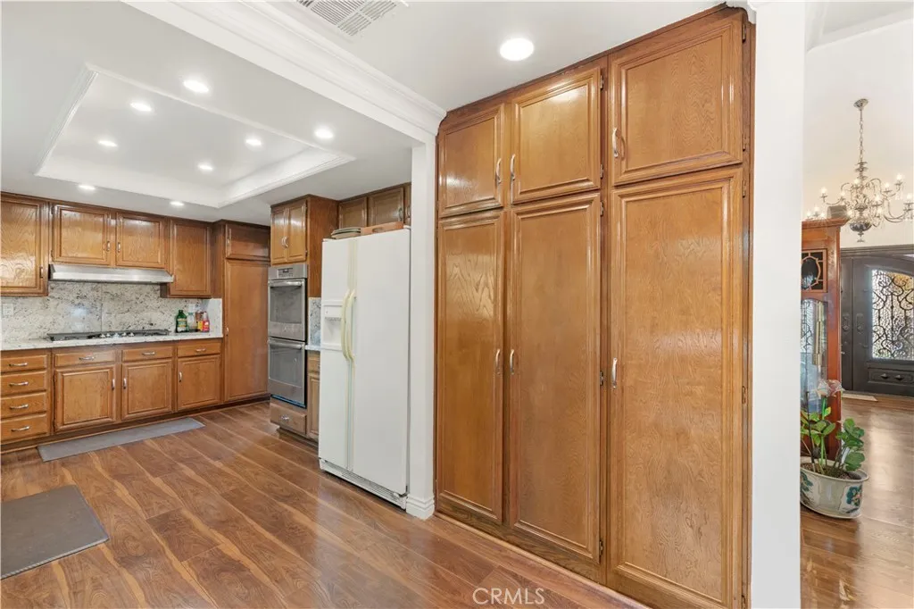 7125 Lonzo, Tujunga, California 91042 home-pic-16