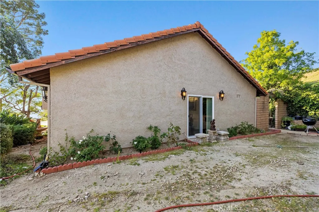 7125 Lonzo, Tujunga, California 91042 home-pic-53