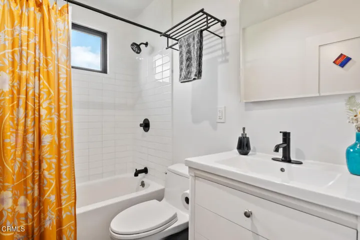 4136 Baywood St Los Angeles CA-large-020