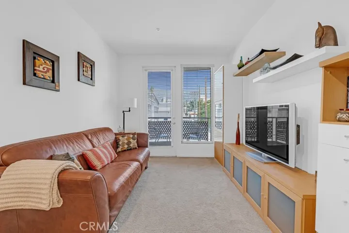 201 E Angeleno Avenue 326, Burbank, California 91502