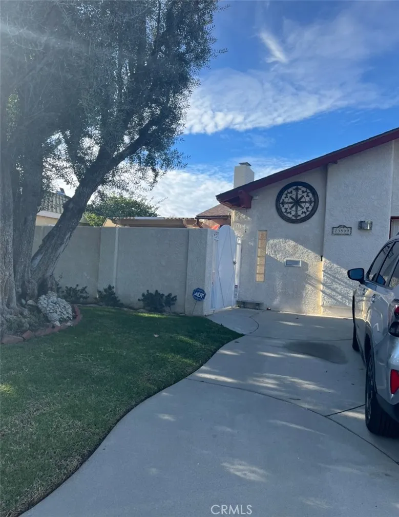 23509 Via Chantilly, Valencia, California 91355 home-pic-4