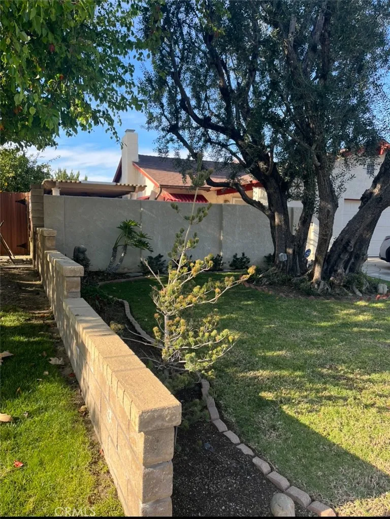23509 Via Chantilly, Valencia, California 91355 home-pic-2