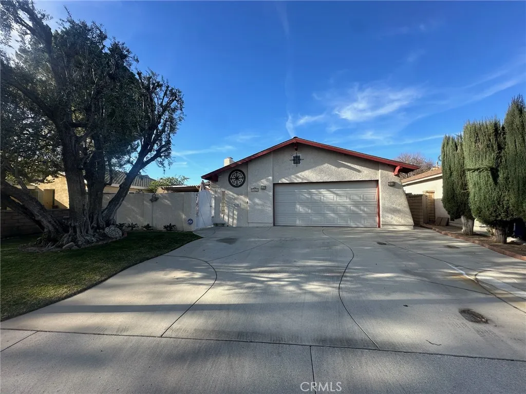 23509 Via Chantilly, Valencia, California 91355 home-pic-1