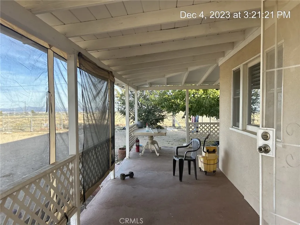 9548 White Road, Phelan, California 92371 home-pic-1