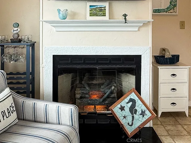 Electric fireplace for ambiance