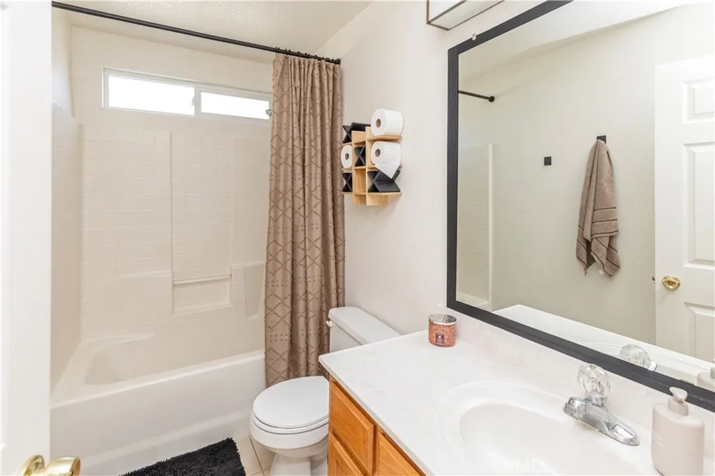 1151 Mazatlan, Merced, California 95348 home-pic-17