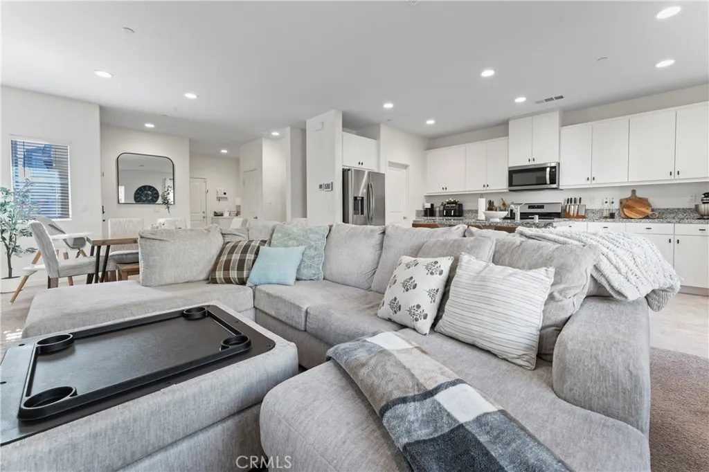 12704 Ironstone, Moreno Valley, California 92555 home-pic-23