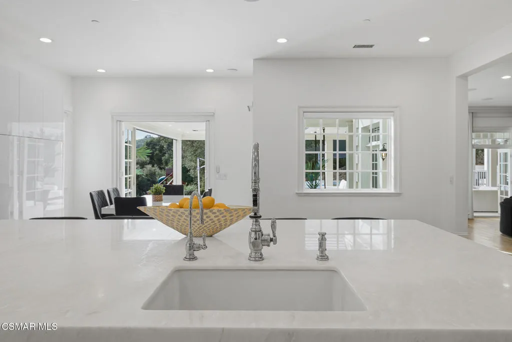 517 Lakeview Canyon Road, Westlake Village, California 91362 home-pic-33