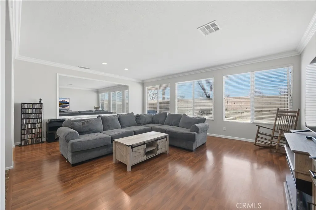 30923 Lajoe Street, Menifee, California 92584 home-pic-9