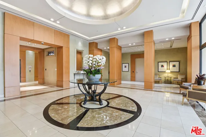 Luxurious Lobby