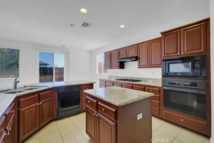 3813 Arcano, Olivehurst, California 95961
