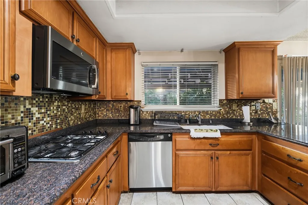 8805 Arcadia Avenue, San Gabriel, California 91775 home-pic-3