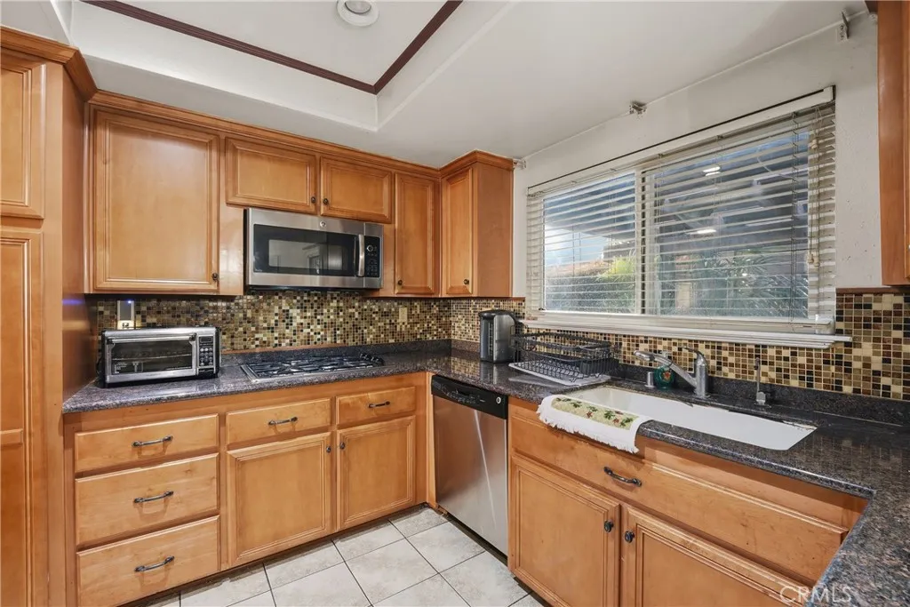 8805 Arcadia Avenue, San Gabriel, California 91775 home-pic-2