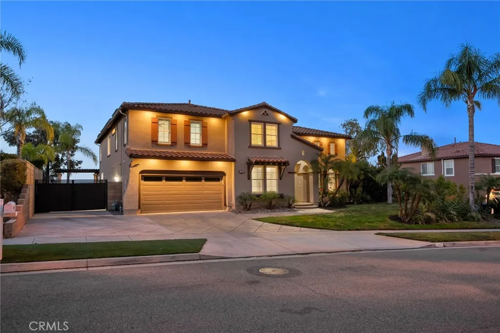1561 Vandagriff Way, Corona, California 92883 home-pic-2