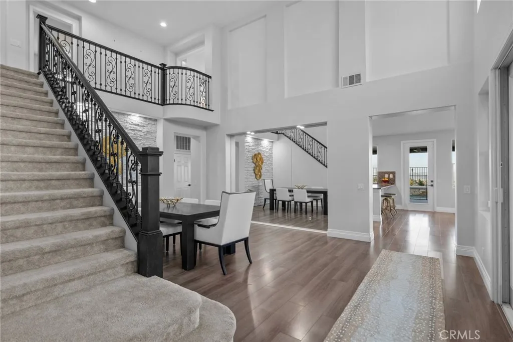 1561 Vandagriff Way, Corona, California 92883 home-pic-27