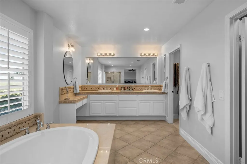 1561 Vandagriff Way, Corona, California 92883 home-pic-54