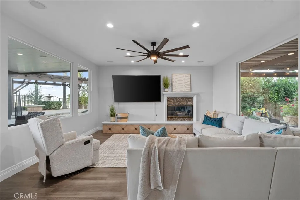 1561 Vandagriff Way, Corona, California 92883 home-pic-31
