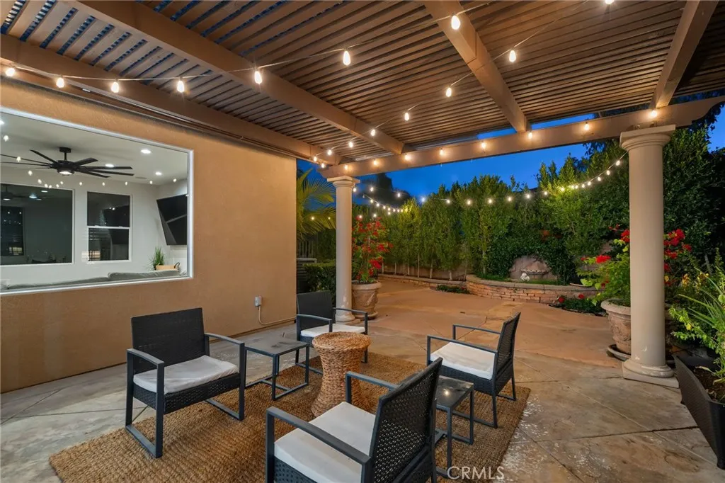 1561 Vandagriff Way, Corona, California 92883 home-pic-15