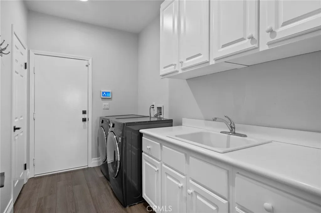1561 Vandagriff Way, Corona, California 92883 home-pic-42