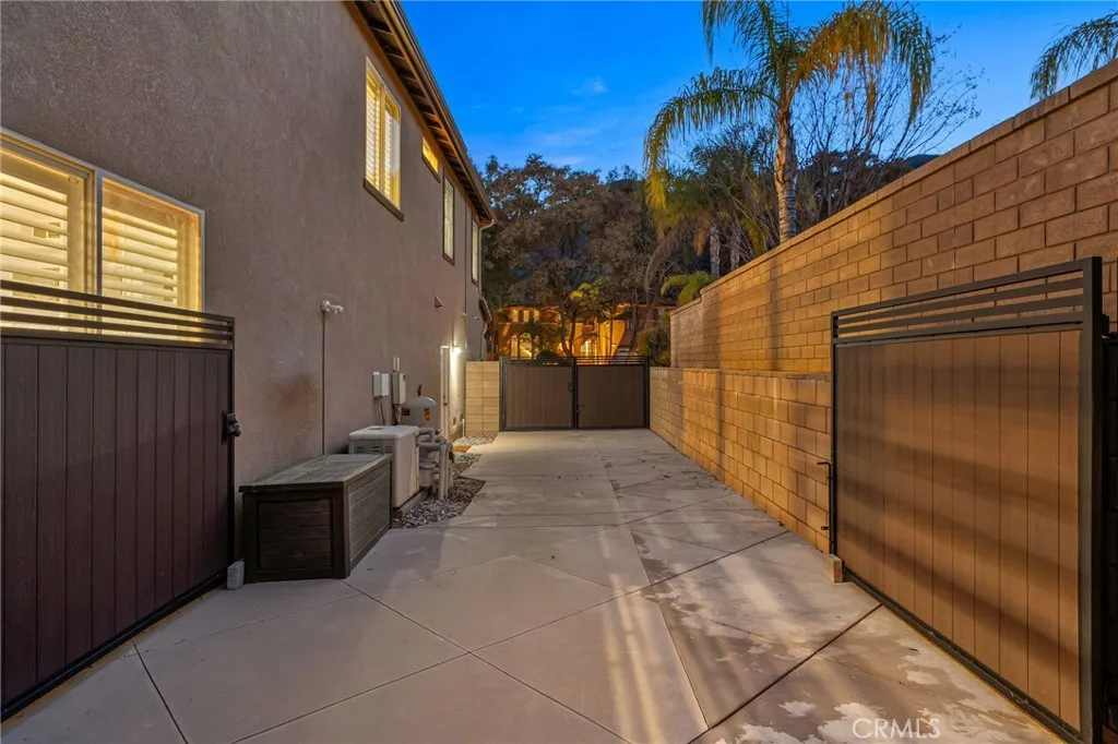 1561 Vandagriff Way, Corona, California 92883 home-pic-17