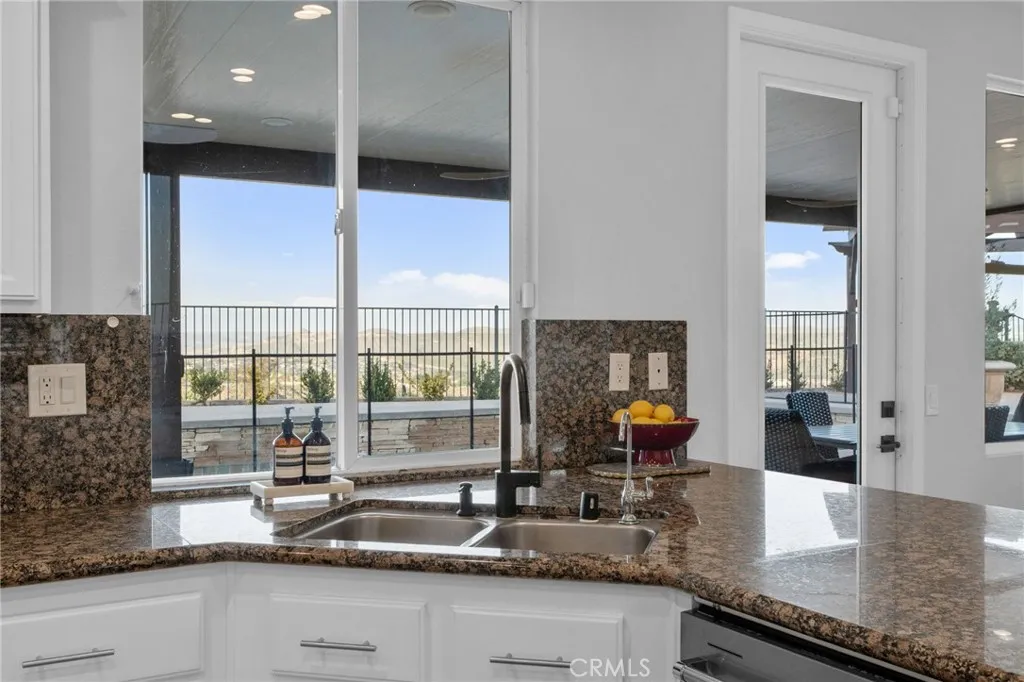 1561 Vandagriff Way, Corona, California 92883 home-pic-37