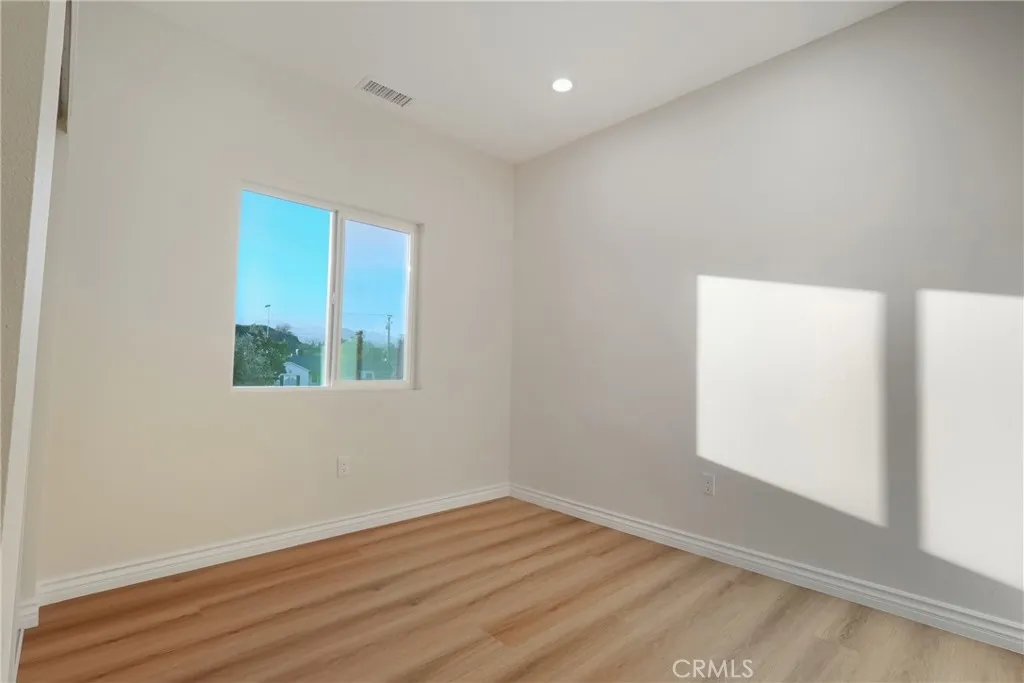 3884 N Mountain View, San Bernardino, California 92405 home-pic-11