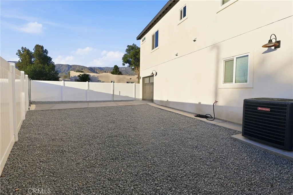 3884 N Mountain View, San Bernardino, California 92405 home-pic-18