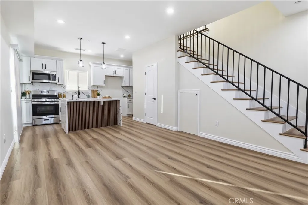 3884 N Mountain View, San Bernardino, California 92405 home-pic-2