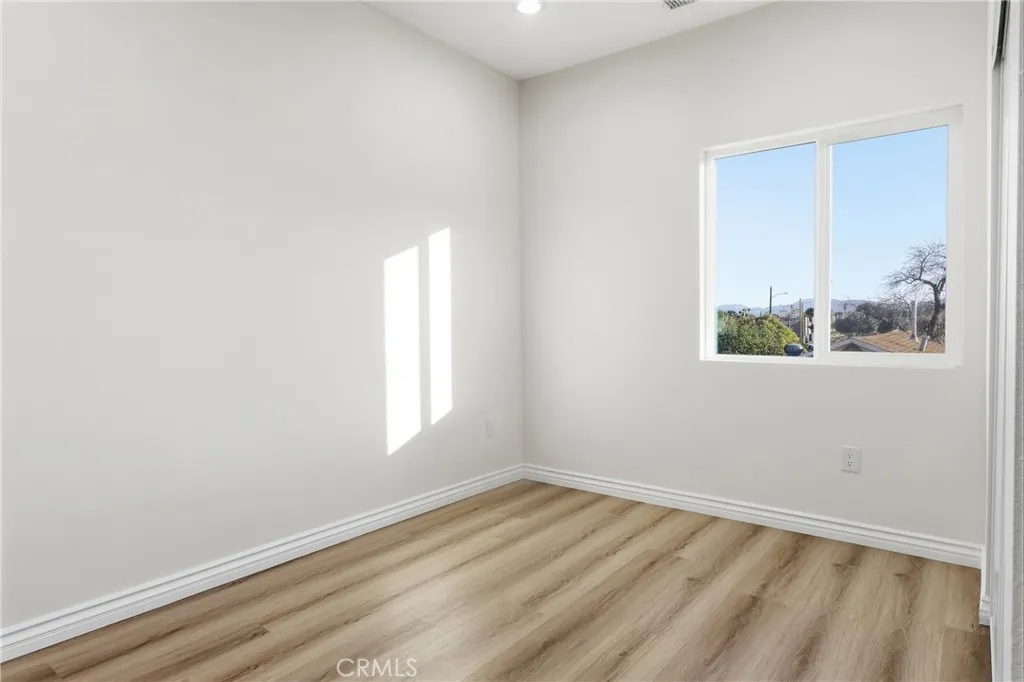 3884 N Mountain View, San Bernardino, California 92405 home-pic-9