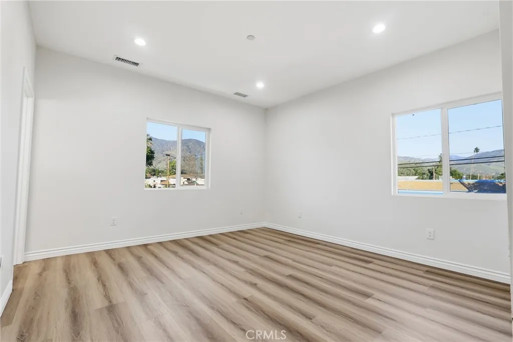 3884 N Mountain View, San Bernardino, California 92405 home-pic-12