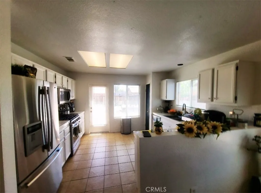 15249 Braxton, Adelanto, California 92301 home-pic-4