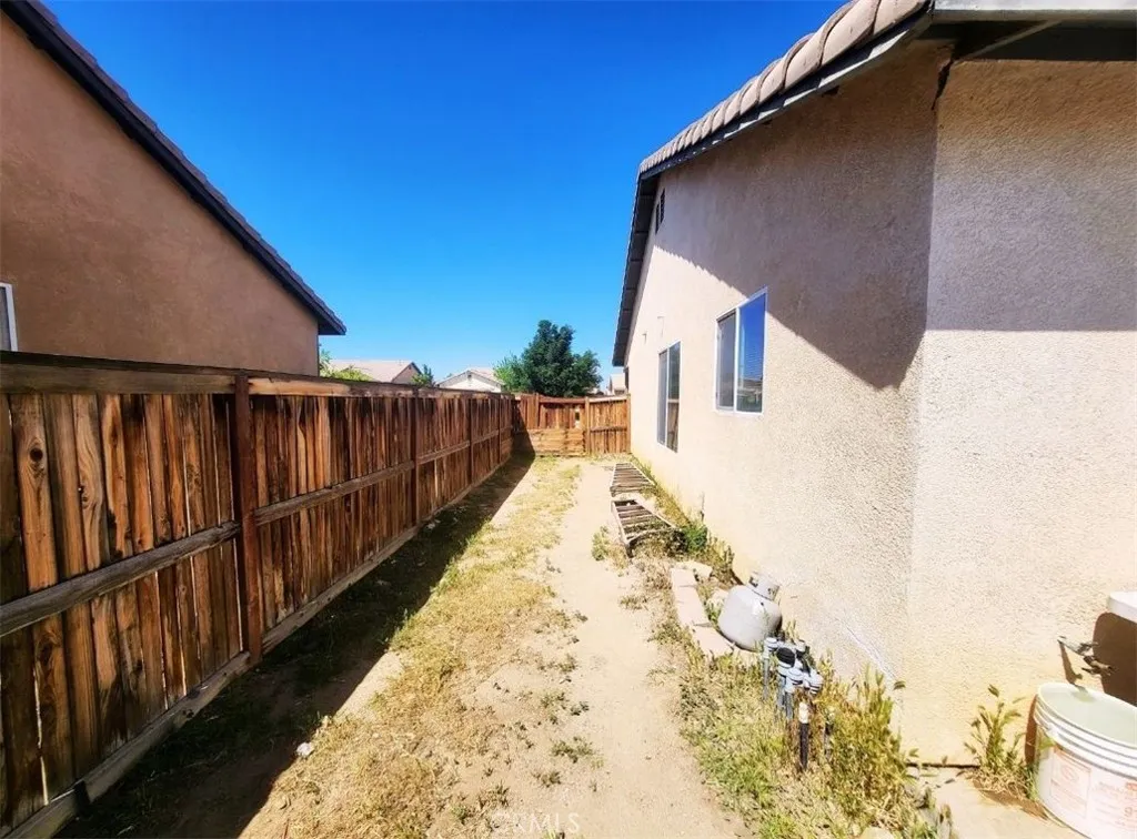 15249 Braxton, Adelanto, California 92301 home-pic-17