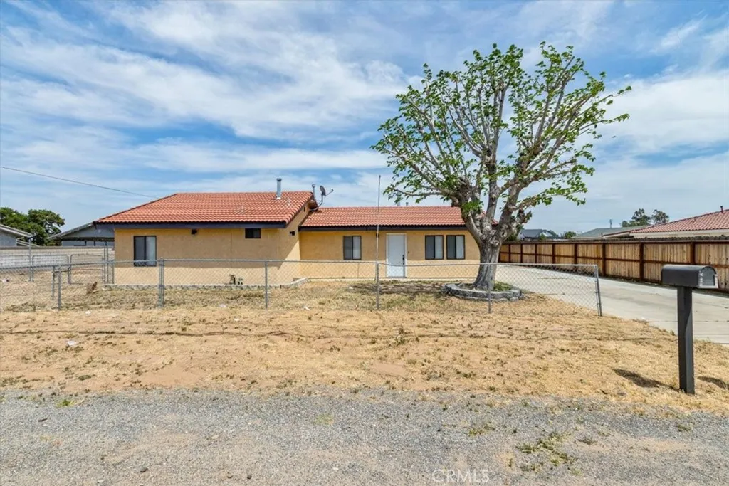 43324 45th Street W, Lancaster, California 93536 home-pic-1