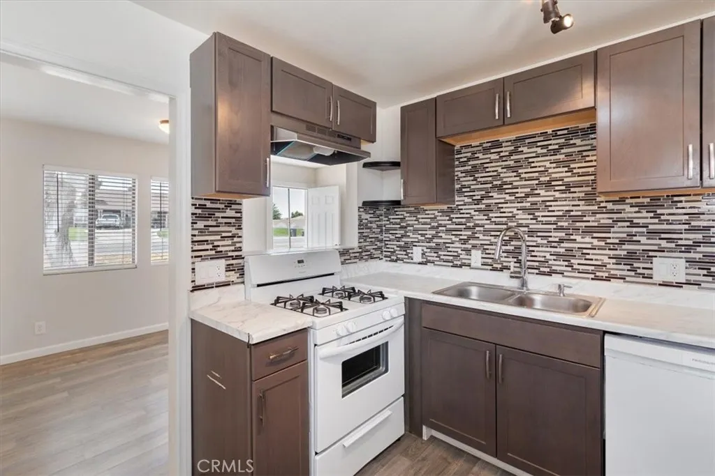 43324 45th Street W, Lancaster, California 93536 home-pic-6
