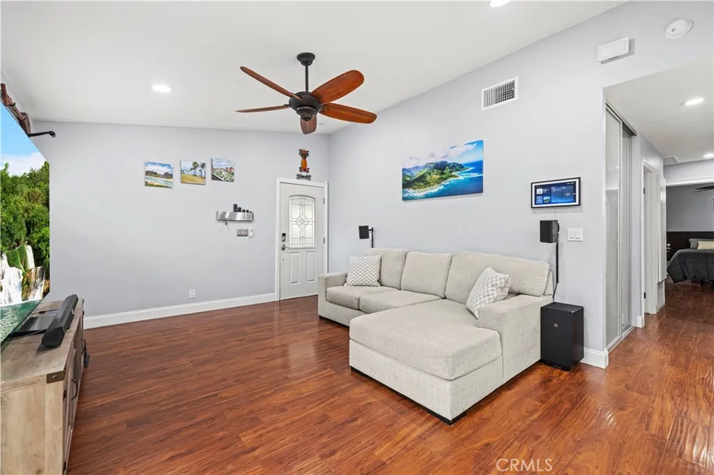 25637 Almendra, Valencia, California 91355 home-pic-7