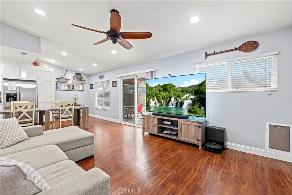 25637 Almendra, Valencia, California 91355 home-pic-8