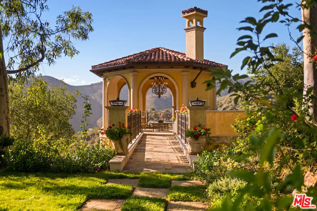 12721 Chalon Road, Los Angeles, California 90049 home-pic-19