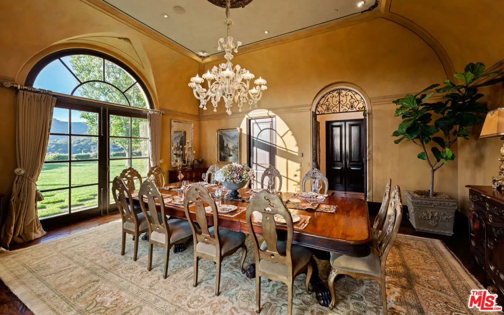 12721 Chalon Road, Los Angeles, California 90049 home-pic-9