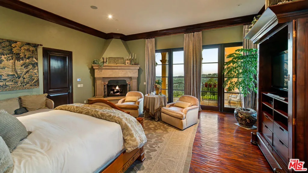 12721 Chalon Road, Los Angeles, California 90049 home-pic-15