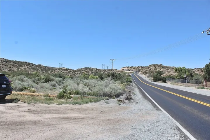 4550 Summit Valley Road, Hesperia, California 92345