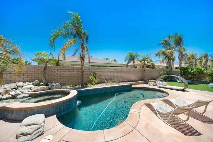 19-web-or-mls-GTPienzaExterior_2022_019
