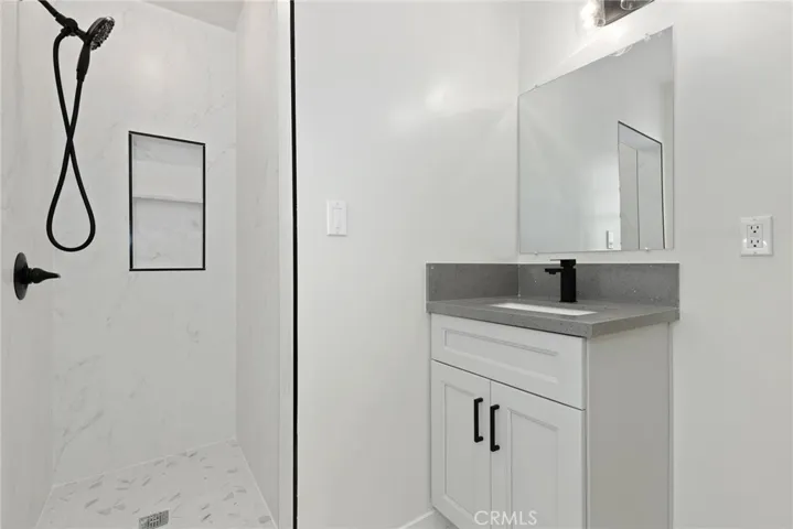 Main House - Bathroom 2
