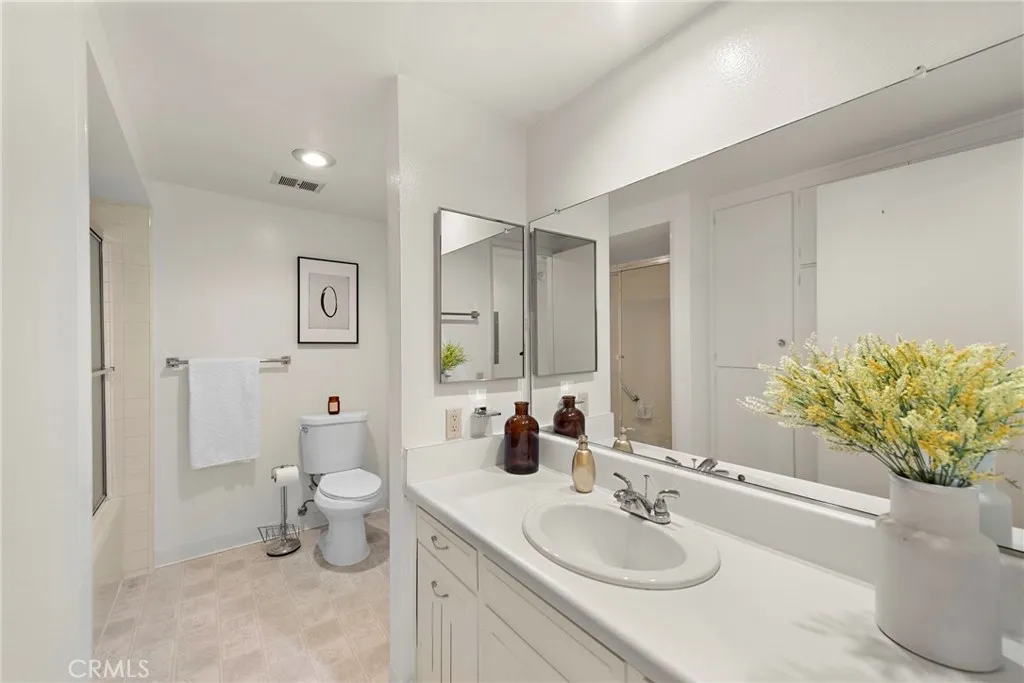 174 Avenida Majorca, Laguna Woods, California 92637 home-pic-7