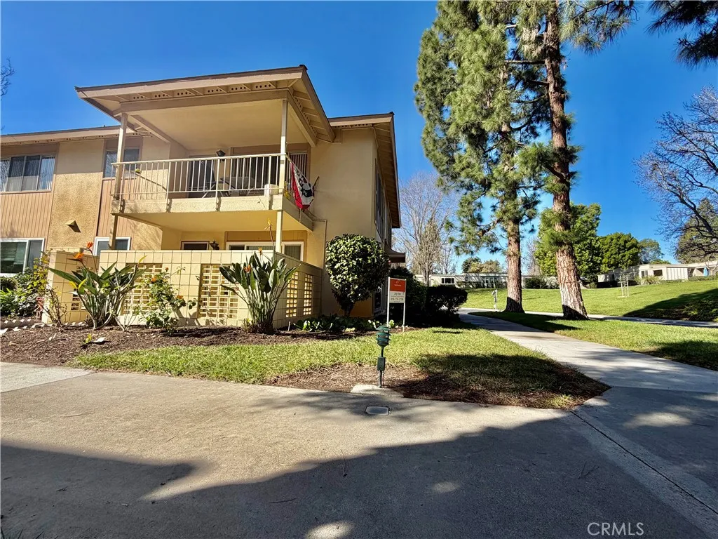 174 Avenida Majorca, Laguna Woods, California 92637 home-pic-3