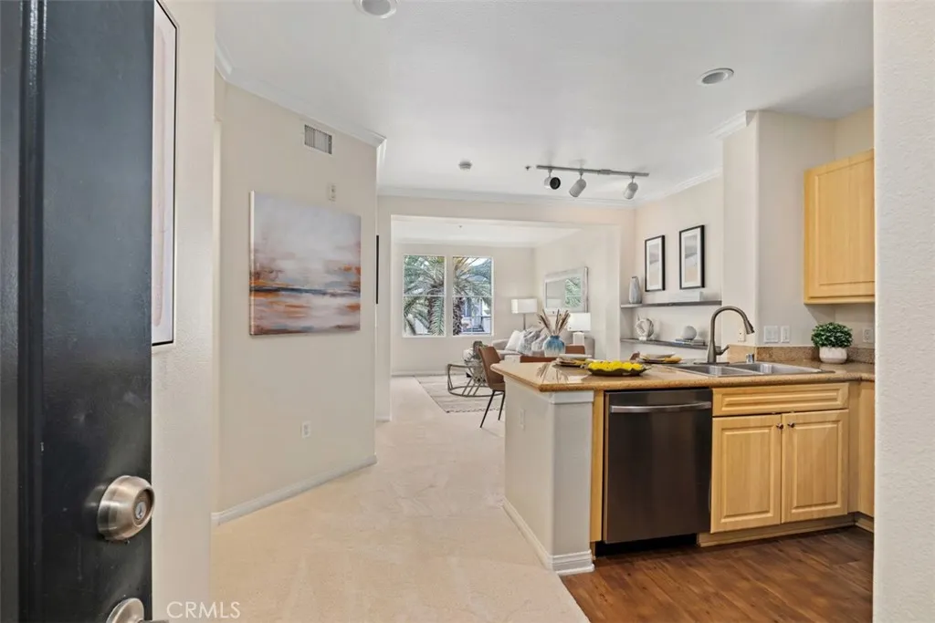 3458 Watermarke, Irvine, California 92612 home-pic-3