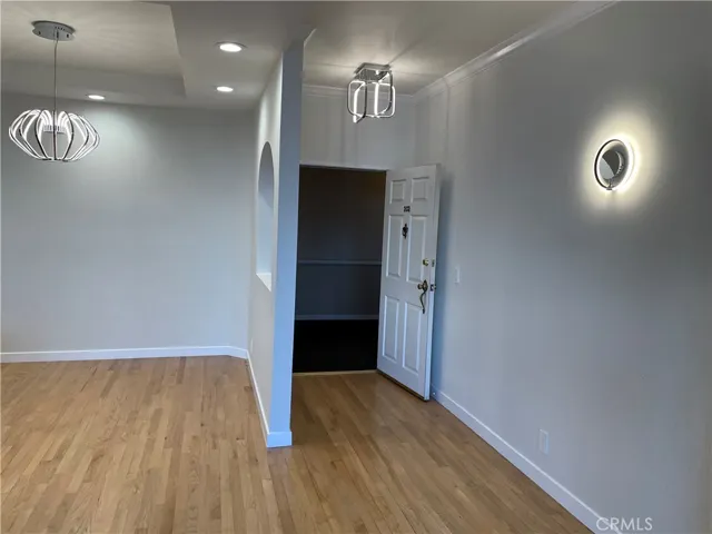 Dining Room to the Left Side