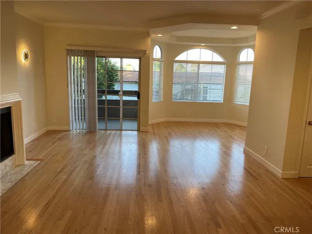 Fireplace in Living Room & additional Sitting Area