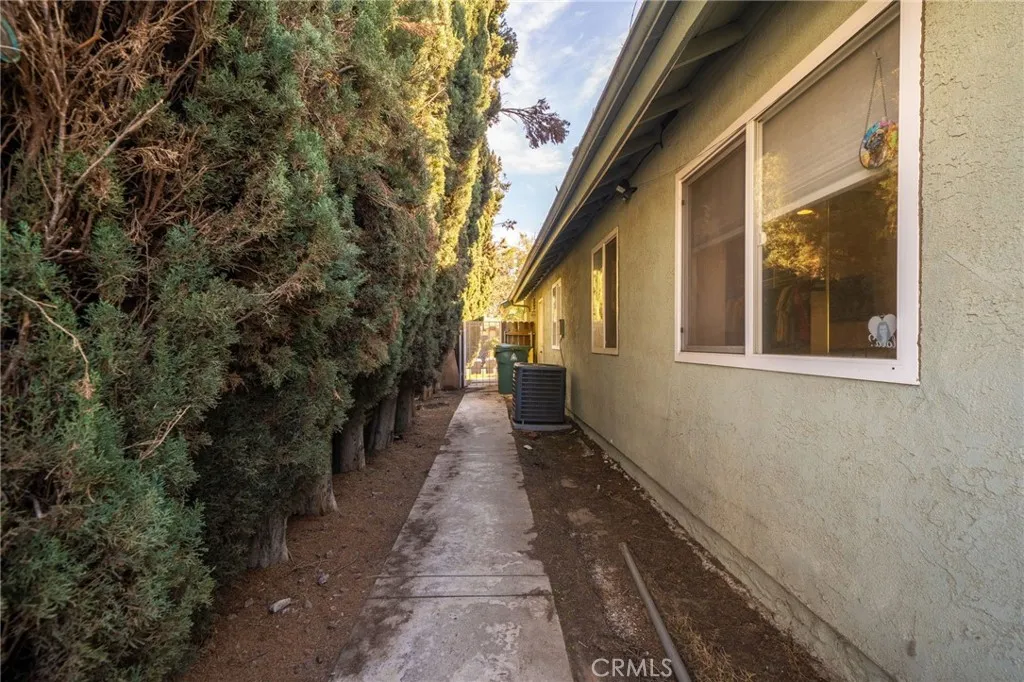 3282 Gallion, Riverside, California 92503 home-pic-37